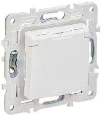 Розетка 1-местная IEK SKANDY 16А IP44 SK-R11W SK-R16-16-44-K01 