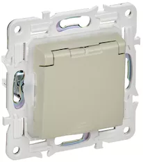 Розетка 1-местная IEK SKANDY 16А IP44 SK-R11B SK-R16-16-44-K10