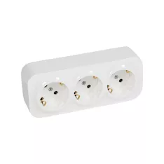 Розетка тройная с зк с зш Legrand Forix 16A 250В IP20 накладная белый