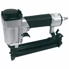Пневматический гвоздезабиватель Makita AF301