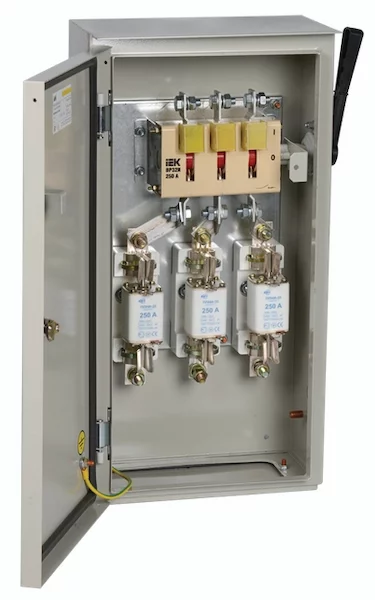 Ящик с рубильником и предохранителями IEK ЯРП-250А У1 IP54 YARP-250-74-54